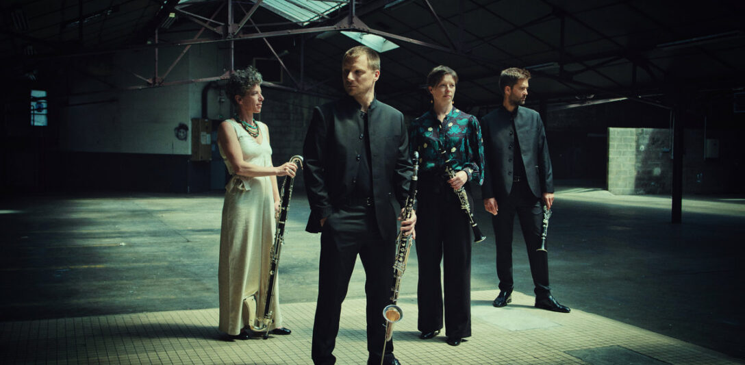 Quatuor Anches Hantées, quatuor de clarinettes et danseur Hip-hop