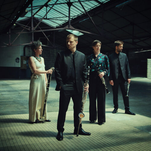 Quatuor Anches Hantées, quatuor de clarinettes et danseur Hip-hop
